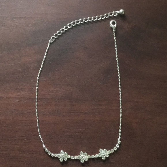 Flower choker - Picture 3 of 3